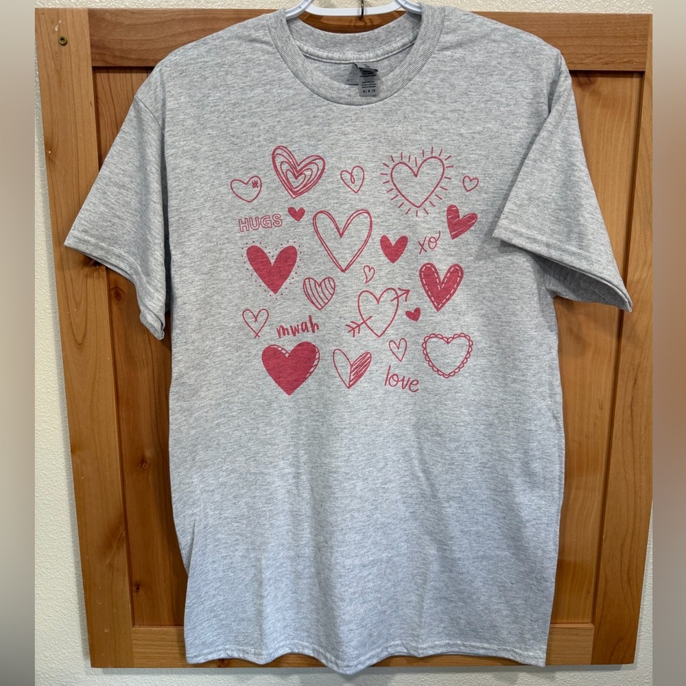 Valentine’s Graphic Hearts t-shirt, size medium